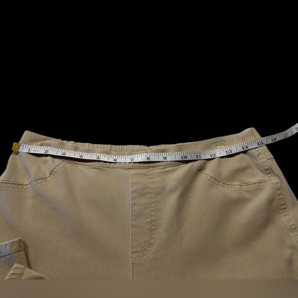 Women’s Issac Mizrahi Pull-up Khaki Pants - Picture 8 of 11